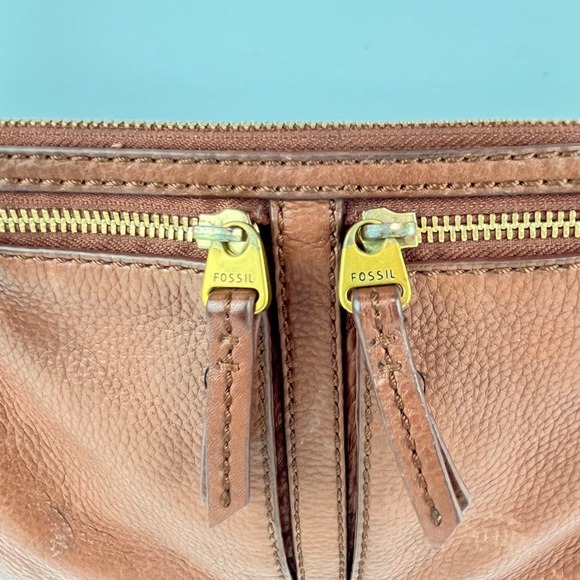 Fossil Erin Top Zip Cowhide Pebbled Leather Crossbody Bag - Picture 2 of 8